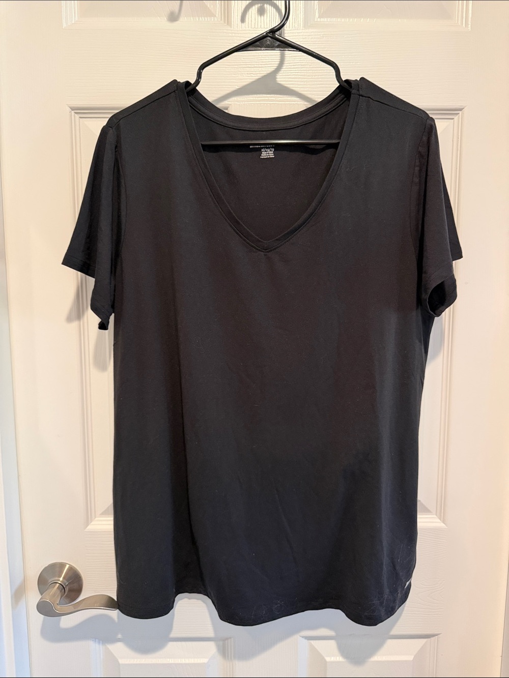 Amazon Essentials Black V-Neck Short Sleeve Top